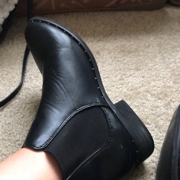 Trendy Metal Studded Chelsea Boot - Picture 4 of 4